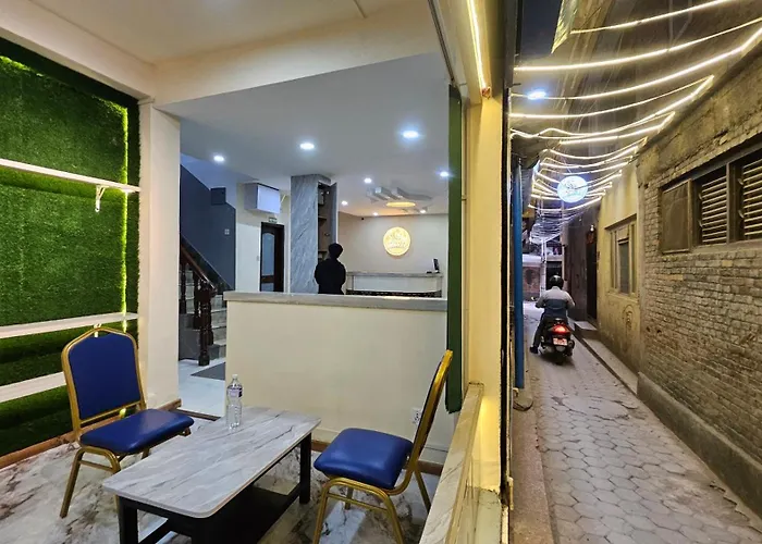 Appart hôtel Funky Monkey- A Hostel, And 3*